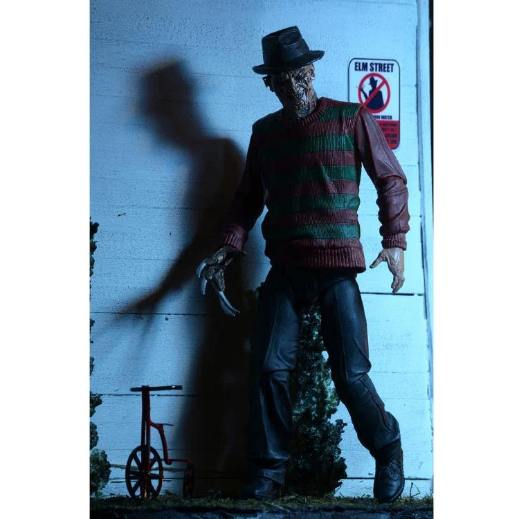 A Nightmare On Elm Street Ultimate Freddy Krueger Figure image 01